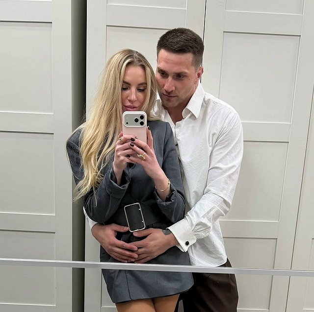 Коллектив Дома-2 поздравил Щукину и Балана с первым волшебством