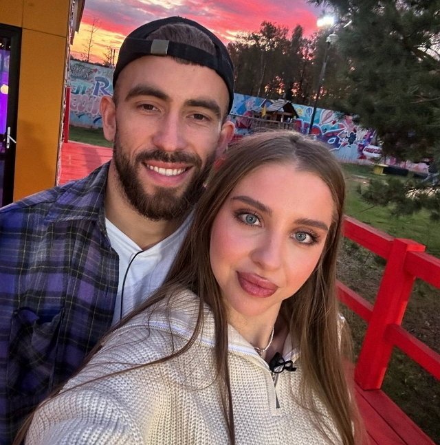 Квашникова вынуждена жить в одной квартире с Григорьевым