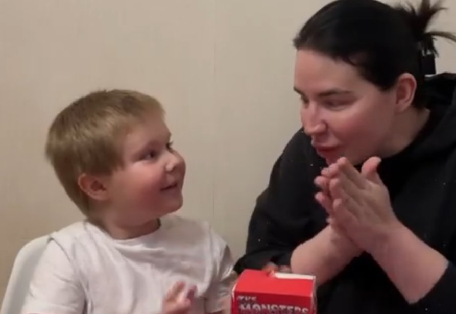 Саша Черно сообщила, что опека забрала у неё сына