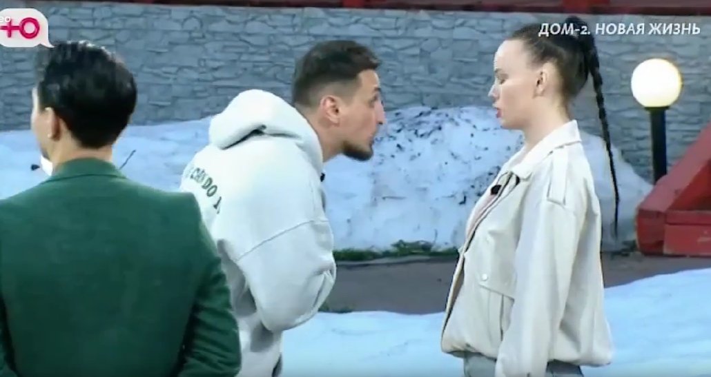 Карина Тетуева сделала попытку сбежать из зверинца Руслана Асланова