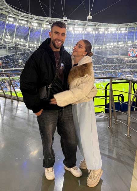 Катя Квашникова и Игорь Григорьев поссорились, расстались, но пока живут в одной квартире