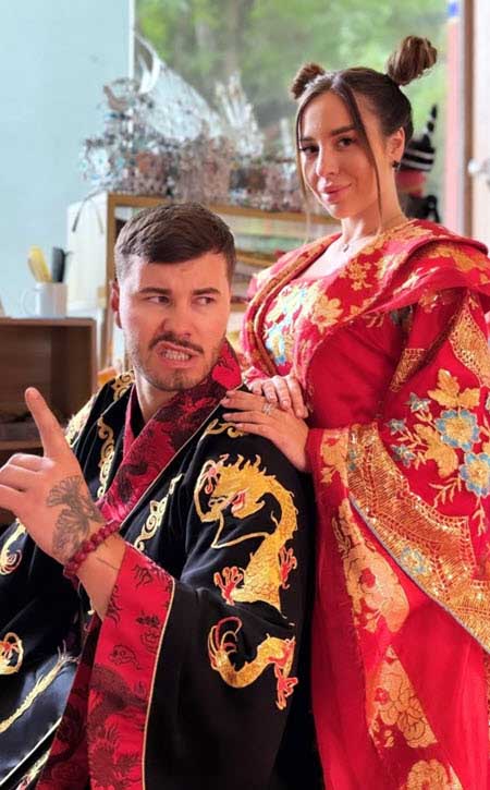 Женя Дорожкина довела мужа до слез на лобном месте в Китае