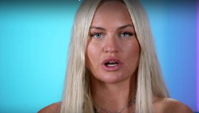 Элина Рахимова впервые не уснула в кинотеатре на фильме про Майкла Джексона