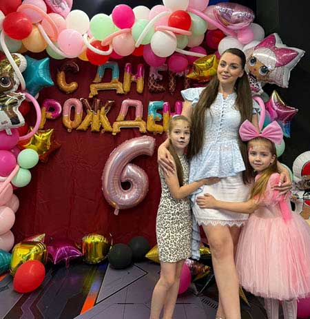 Младшей дочери Оли Рапунцель и Димы Дмитренко исполнилось 6 лет