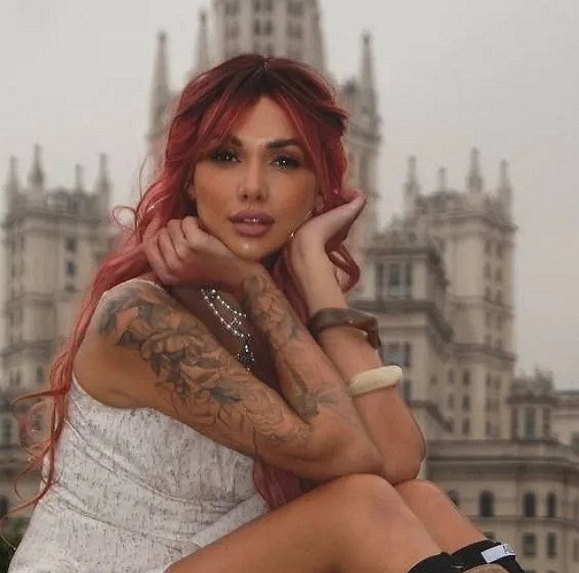 Елена Тепловодская провела вечер в компании Кати Квашниковой