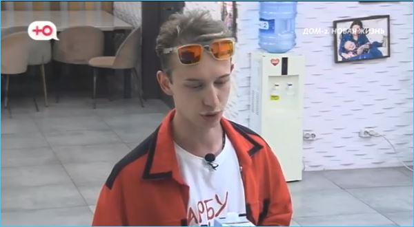 Появились слухи о возникновении новой пары Артема Рышковского и Карины Клочковой на Доме 2