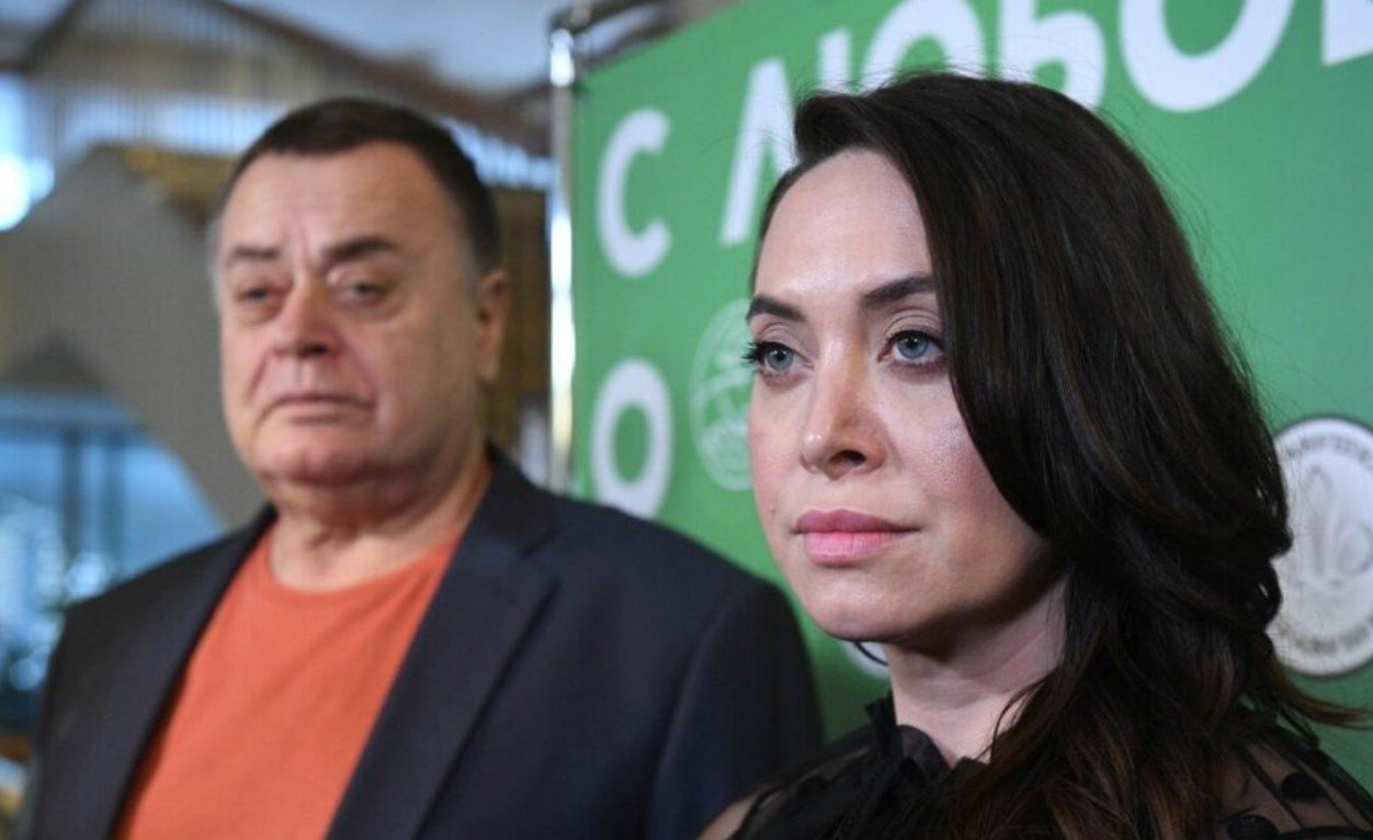 Семья Жанны Фриске будет судиться с соседями
