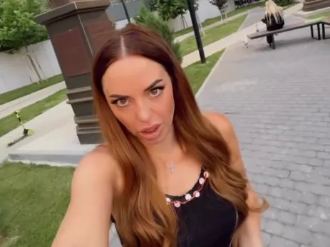 Юлия Ефременкова попала в центр скандала на детской площадке