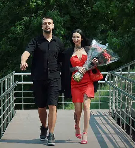 Клава Безверхова снялась в последнем видео Димана Хулигана под названием «Красное платье».