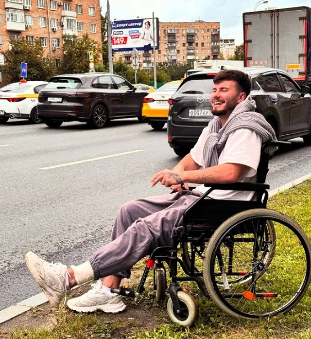Хорошев вынужден передвигаться на инвалидной коляске