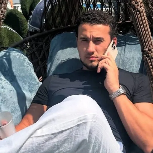 Андрей Олимп наслаждается обществом новой возлюбленной.