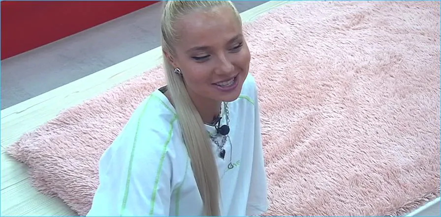 Настя Филиппова утомилась от лекций коуча Дмитрия Луковкина.