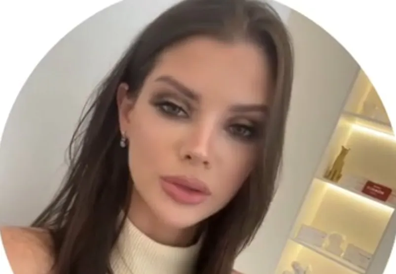 Анна Самонина увеличила ягодицы