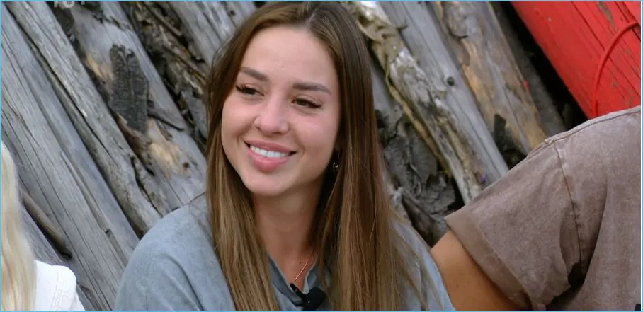 К сложностям семейной жизни уже привыкает Евгения Хорошева