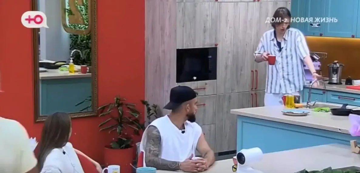 "Революция уборки" на проекте "Дом-2" закончилась неудачно для Ивана Китаева.