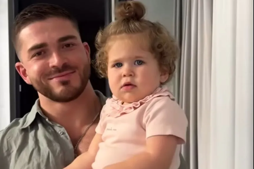 Роман Капаклы испытывает отвращение и страх перед своим отцом! Не одобряет "отделение" дочери Мии.