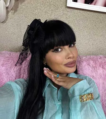 Нелли Ермолаева приступила к съемкам после того, как ей была предложена роль в кино.