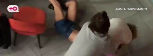 Вероника Гракович была временно отстранена от участия в проекте на один месяц из-за конфликта с Абакумовой.