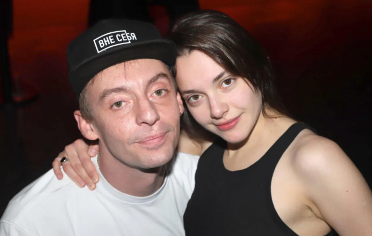 Илья Дель опроверг утверждения о том, что его партнерша имела отношение к инциденту с его падением из окна.