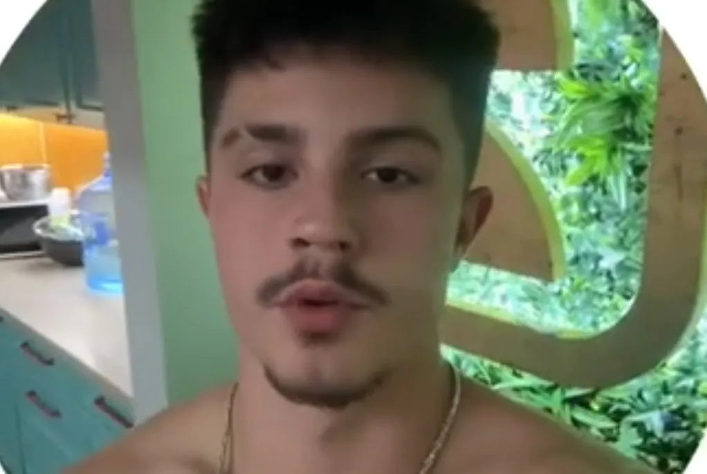 Настя Филиппова заботится о больном Никите Гуранде.