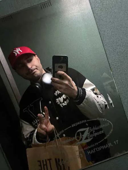 Иосиф Оганесян сообщил, что скорая медицинская помощь прибыла и доставила Сашу и его сына.