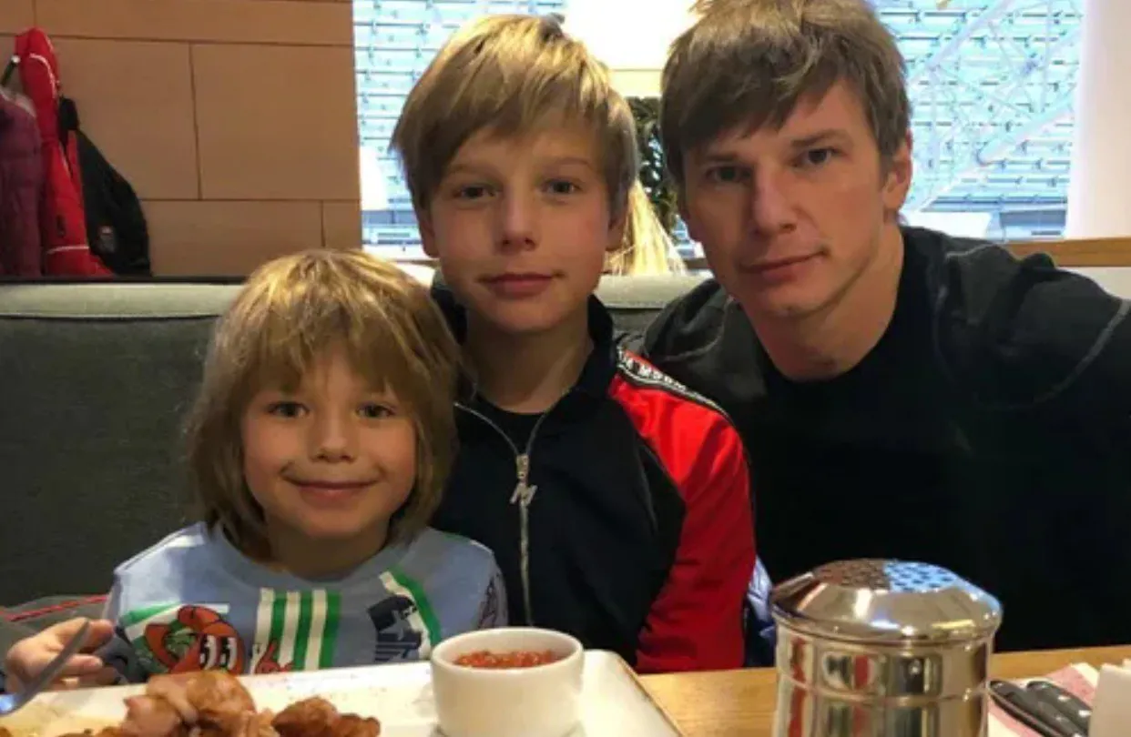 Андрей Аршавин объяснил свое стремление снизить размер алиментов на всех детей