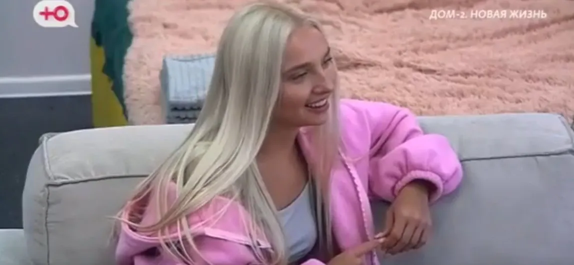 Анастасия Филиппова в панике: у неё появились прыщи