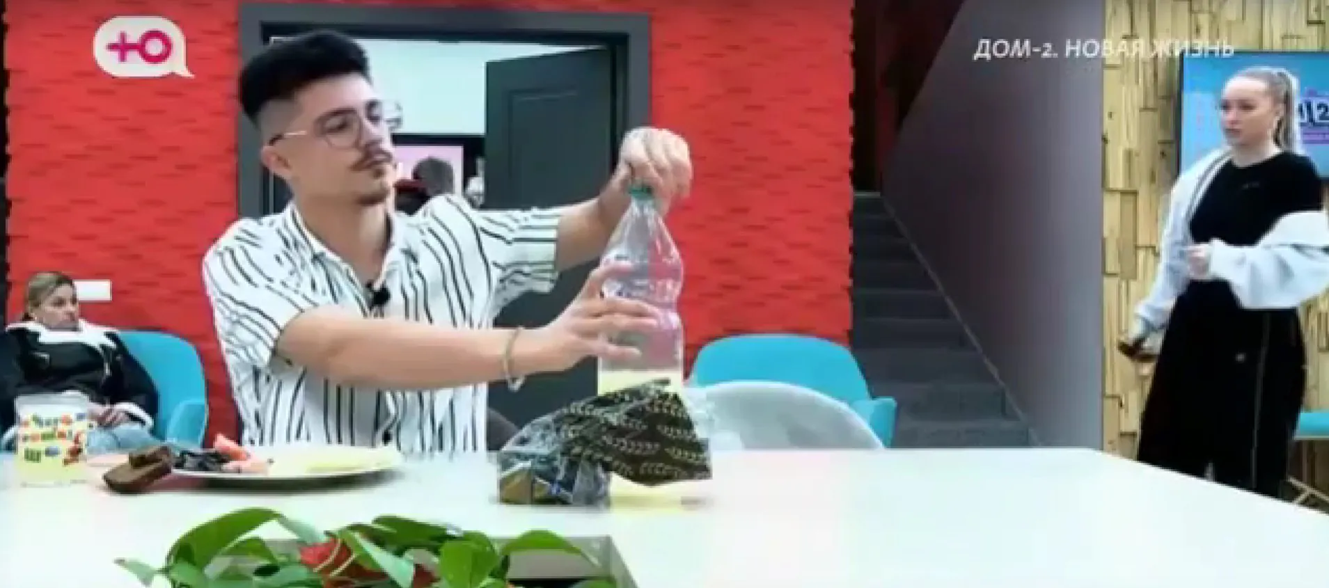 Элина Рахимова спасает Никиту Гуранду, который катится на дно