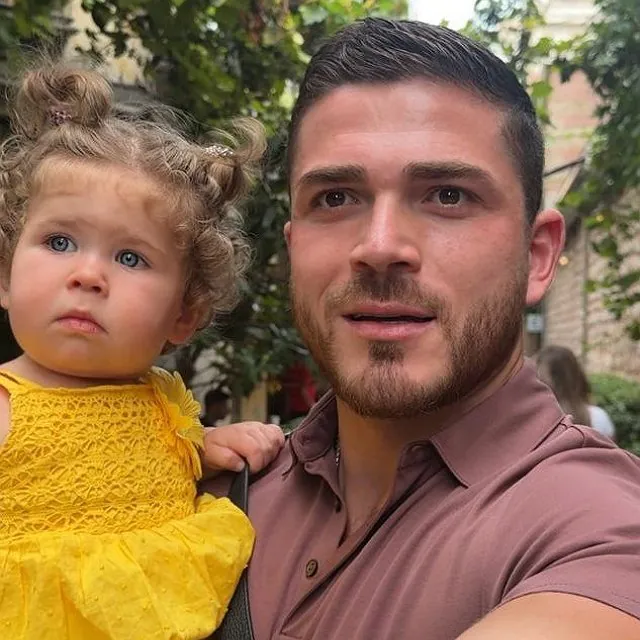 Роман Капаклы вместе с дочерью радуют подписчиков в соцсетях