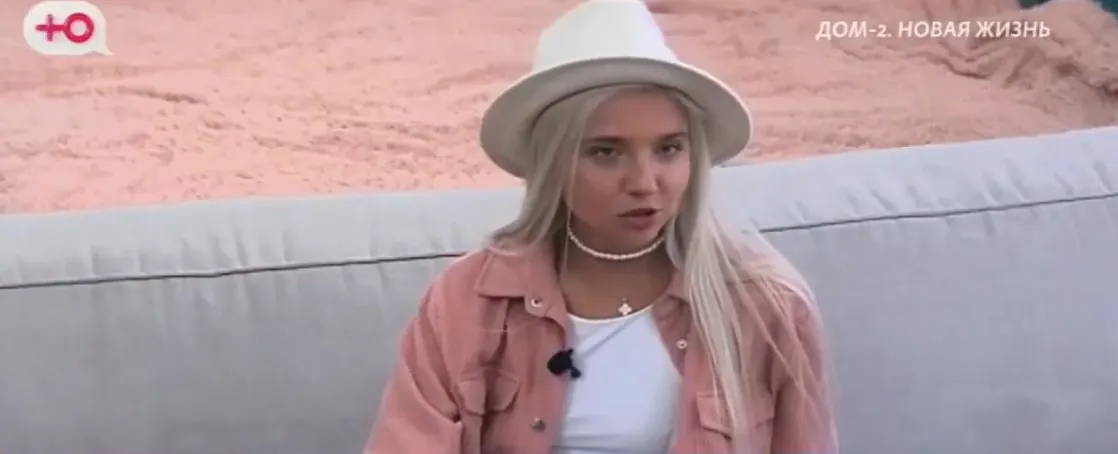 Луковкин учит Филиппову смеяться над шутками