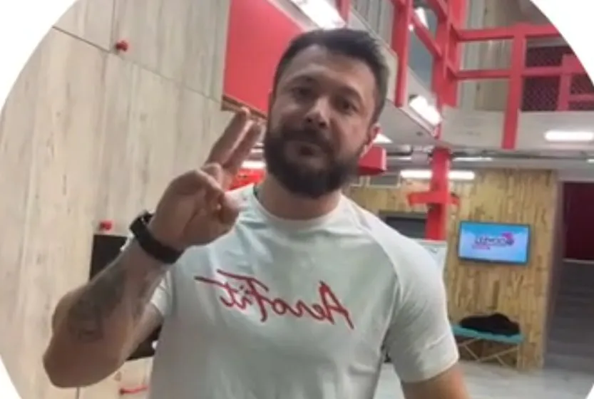 Дмитрий Шишкану проведёт экскурсии по Поляне для своих поклонниц