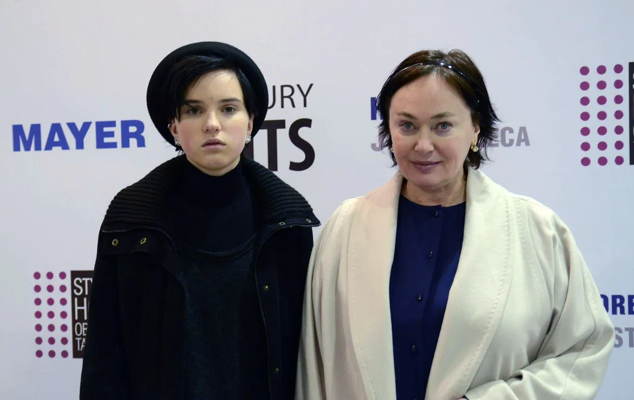 В Сети появились слухи о становлении Ларисы Гузеевой бабушкой