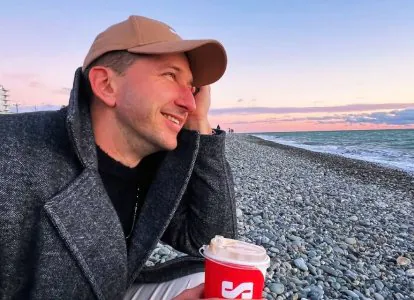 Дмитрий Луковкин в своей берлоге приютил Дорожкину с подругами