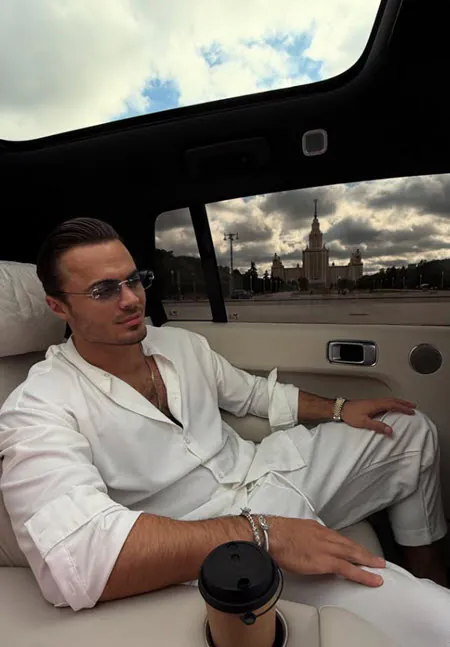 Бывший участник проекта Алексей Купин решил продавать себя любимого