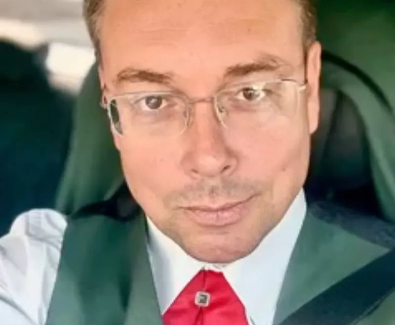 Андрей Чуев забрал у бывшей жены Виктории машину и считает, что возить её должен новый парень