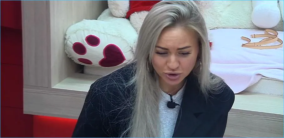 Элина Рахимова нашла себе нового продюсера, став блондинкой