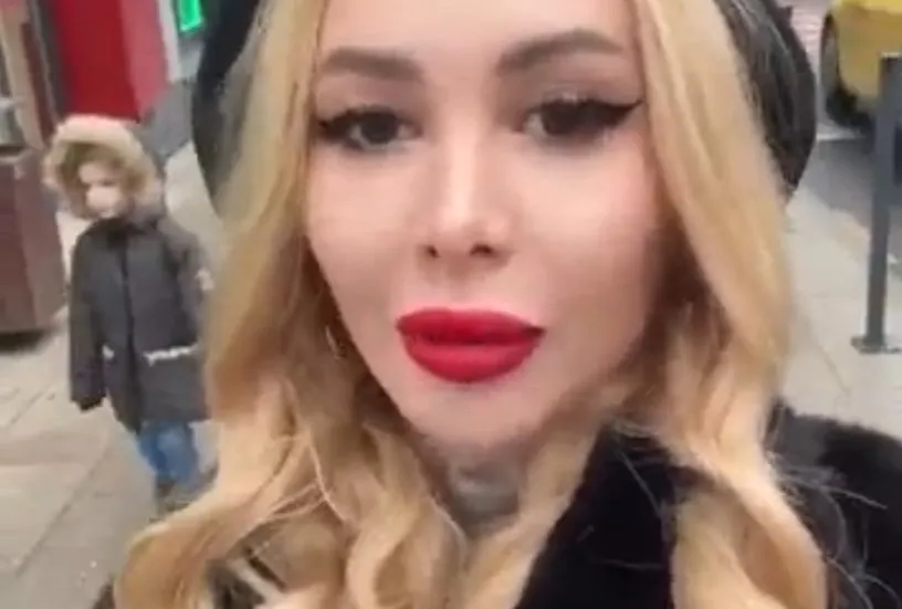 Клавдия Безверхова отправила сына с бабушкой в санаторий