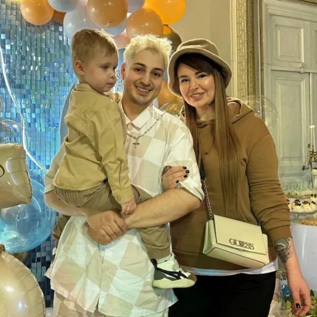 Семью Оганесян в третий раз позвали на шоу «Пусть говорят»