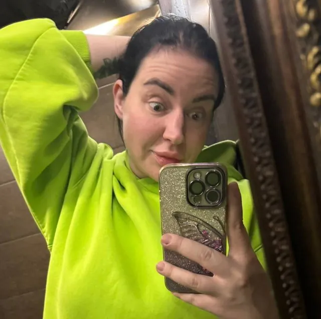 Александра Черно радуется дорогому подарку от знакомой