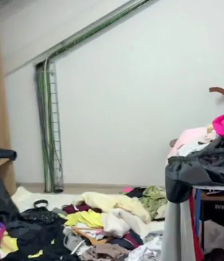 Уборка в комнате помогла Элине Рахимовой наладить общение с Гурандой