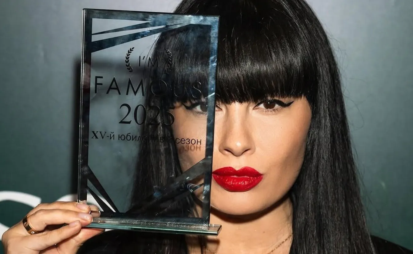 Нелли Ермолаева чуть не попала в аварию из-за проколотого колеса